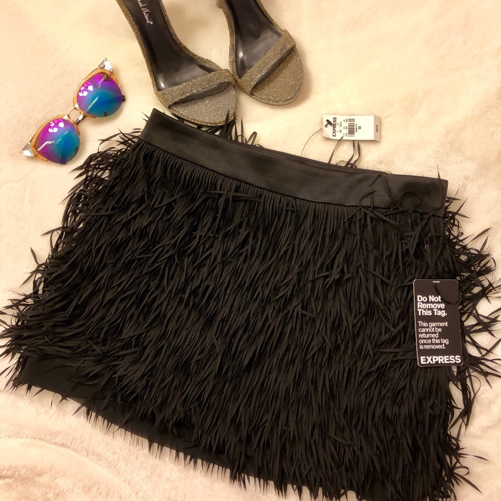 Express fringe skirt
